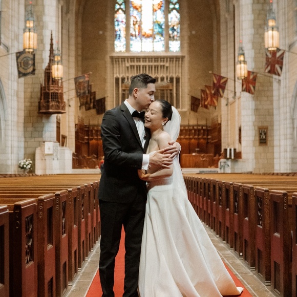 Oscar de la Renta Wedding Gown - Picture 6 of 11